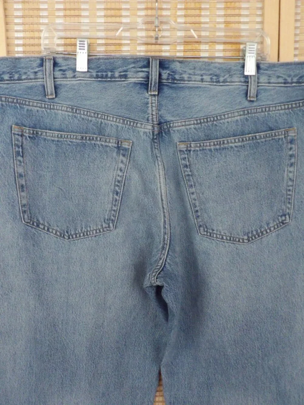 NWT Women's Universal Thread Size 16 Mid-Rise Boyfriend Tapered Leg Denim Jeans